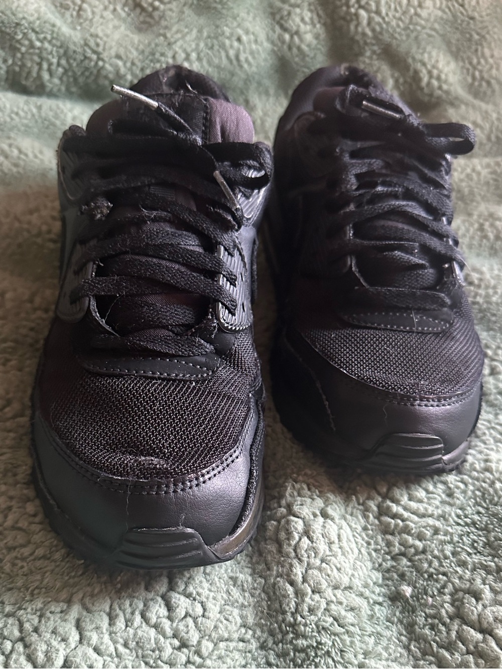 Nike Men’s Air Max 90 Sneakers in Black